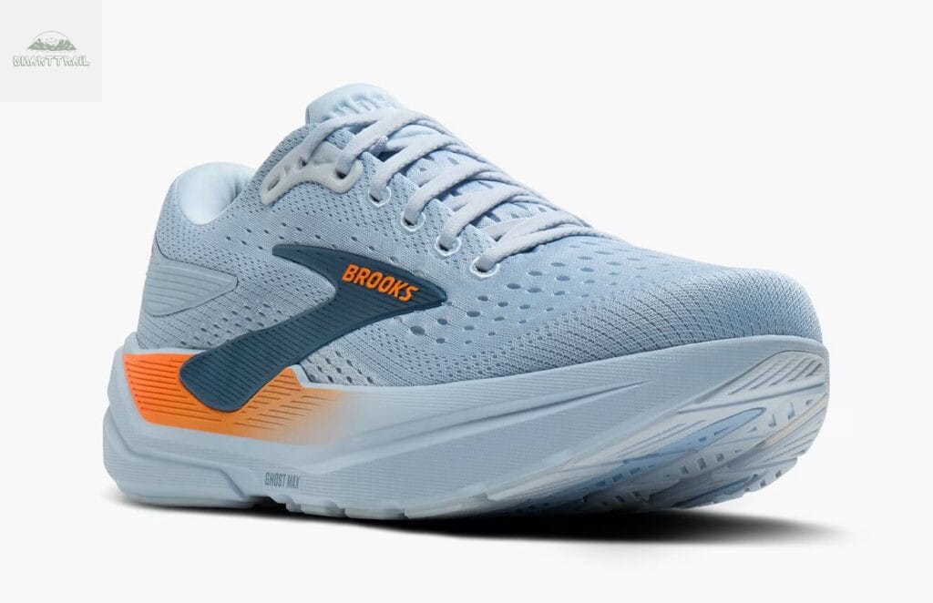 Brooks Ghost Max 2 bleu et orange avec semelle oversize à bascule