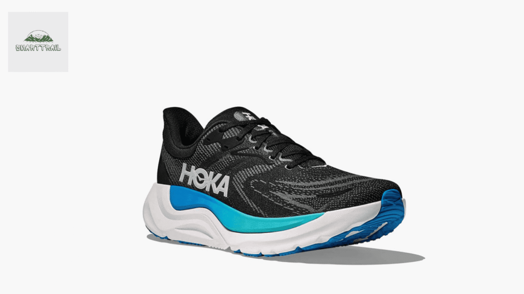 Vue de 3/4 avant de la Hoka Arahi 8, chaussure de running offrant une stabilité légère pour corriger la pronation