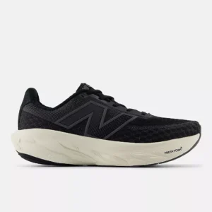 Chaussure de running New Balance Fresh Foam X 1080 v14 noire vue de profil sur fond blanc, avec une épaisse semelle intermédiaire couleur crème