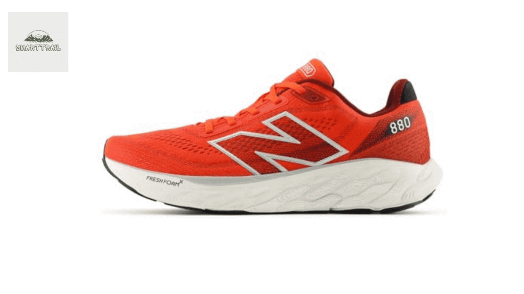 Vue de profil de la New Balance Fresh Foam X 880 v13 orange montrant le drop et la semelle épaisse