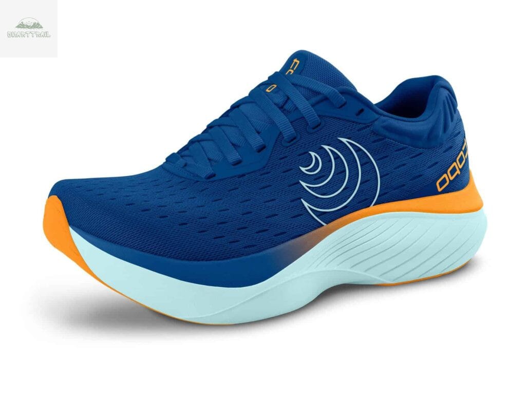 La Topo Athletic Atmos bleue, chaussure de running à amorti maximal (Max Cushion) avec une large boîte à orteils