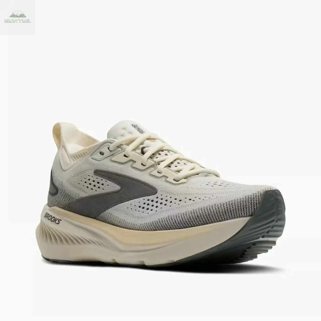 Vue trois quarts de la Brooks Glycerin 23, chaussure running amorti maximal pour coureur lourd